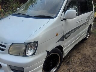 2000 Toyota Town Ace Noah III, белый, 390000 рублей, вид 2