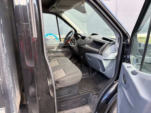 2018 Ford Transit, чёрный, 2000000 рублей - вид 4