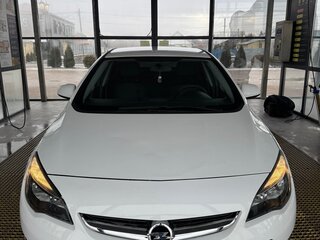 2013 Opel Astra J Рестайлинг, белый, 745000 рублей, вид 2