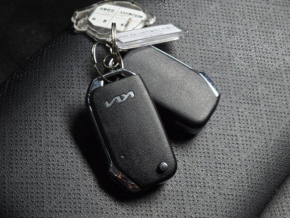 2022 Kia K3 II Рестайлинг, белый, 1720000 рублей - вид 21