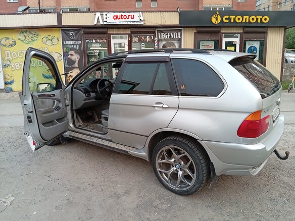 2001 BMW X5 4.4i I (E53), серебристый, 700000 рублей - вид 4