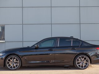 2019 BMW 5 серии 520i VII (G30/G31/G38), чёрный, 3450000 рублей, вид 4