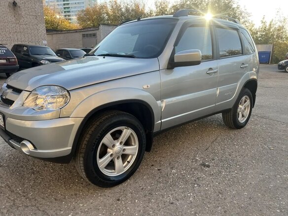 2014 Chevrolet Niva I Рестайлинг, серебристый, 678000 рублей