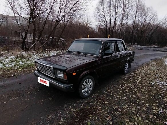 2011 Lada (ВАЗ) 2107, пурпурный, 215000 рублей