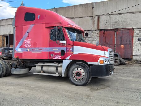2002 Freightliner Century Class, красный, 1200000 рублей, вид 3