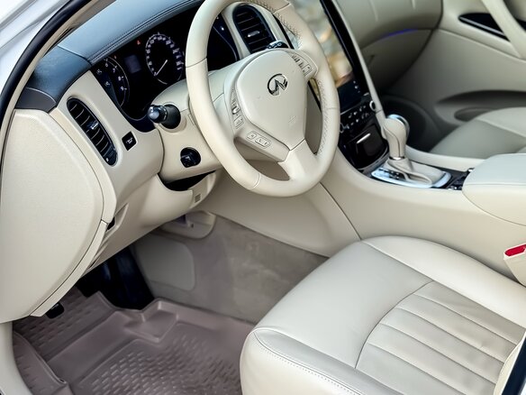 2011 Infiniti EX25 I (J50), белый, 1800000 рублей - вид 22