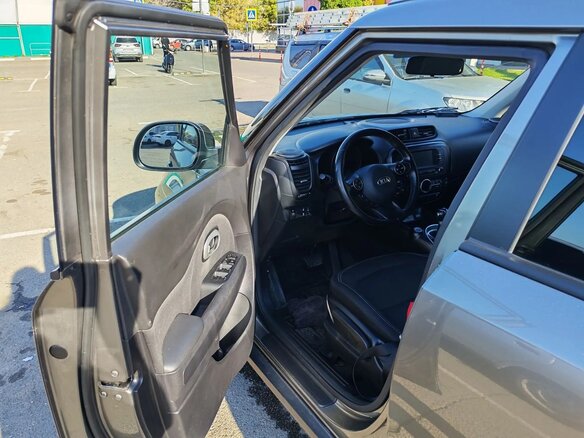 2018 Kia Soul II Рестайлинг, серебристый, 1450000 рублей - вид 7