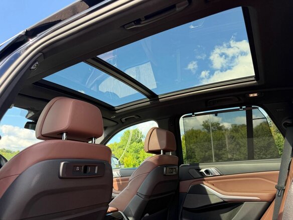 2022 BMW X5 45e IV (G05/G18), синий, 7900000 рублей - вид 35