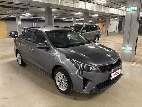 2020 Kia Rio IV Рестайлинг, серый, 1499999 рублей, вид 5