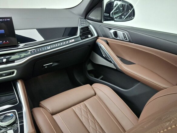 2025 BMW X6 40i III (G06) Рестайлинг, чёрный, 13500000 рублей - вид 8