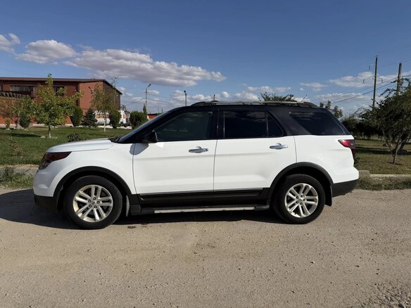 2015 Ford Explorer V, белый, 1850000 рублей - вид 4