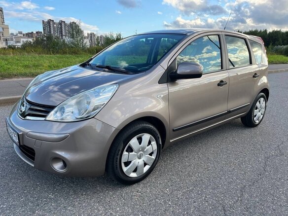 2013 Nissan Note I Рестайлинг, бежевый, 770000 рублей