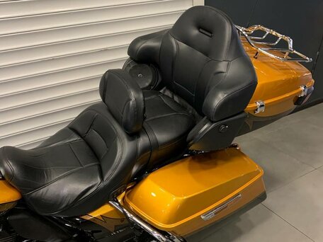2015 Harley-Davidson CVO Limited, золотистый, 1990000 рублей, вид 5