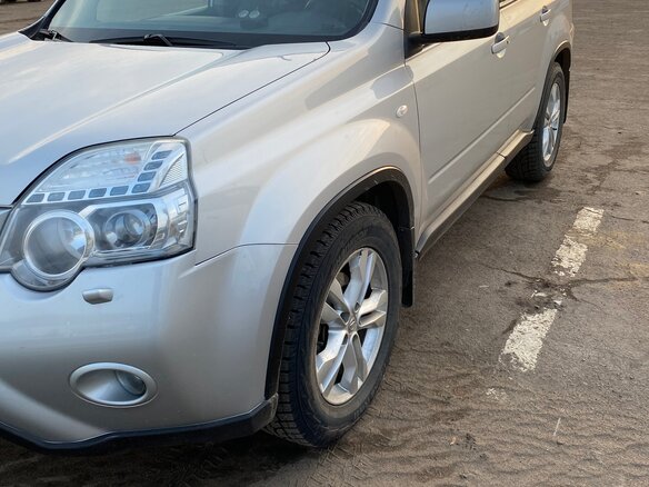 2011 Nissan X-Trail II Рестайлинг, серебристый, 1000000 рублей - вид 3