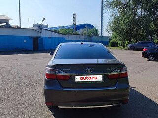 2015 Toyota Camry VII (XV50) Рестайлинг, серый, 2050000 рублей, вид 5