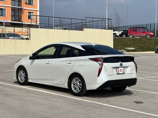 2016 Toyota Prius IV (XW50), белый, 1500000 рублей, вид 1