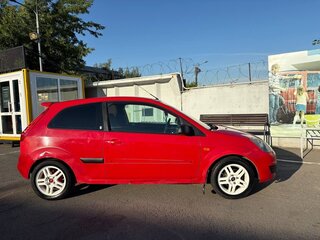 2006 Ford Fiesta Mk5, красный, 230000 рублей, вид 4