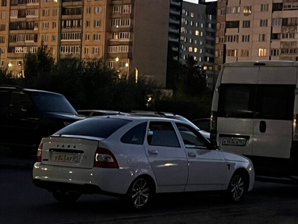 2009 Lada (ВАЗ) Priora I, белый, 240000 рублей - вид 10