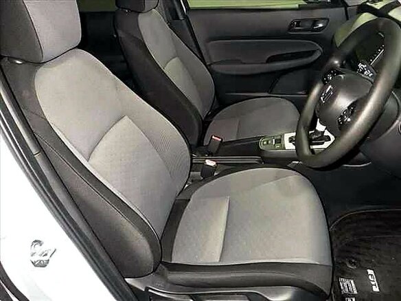 2023 Honda Fit IV Рестайлинг, белый, 992002 рублей - вид 5
