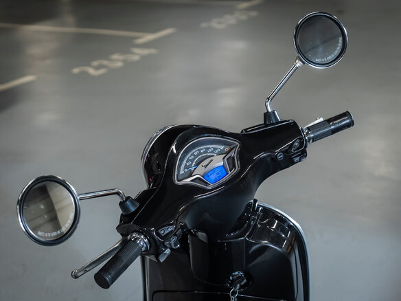 2025 Vespa LXV 125, чёрный, 500000 рублей - вид 24