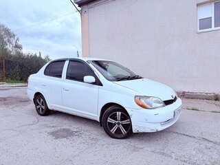 2002 Toyota Platz, белый, 209000 рублей, вид 1