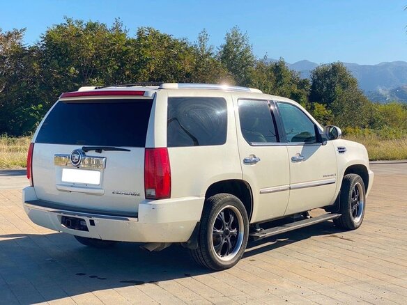 2008 Cadillac Escalade III, белый, 1350000 рублей - вид 11