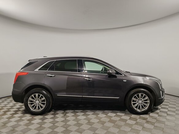 2017 Cadillac XT5 I, серый, 2219000 рублей - вид 3
