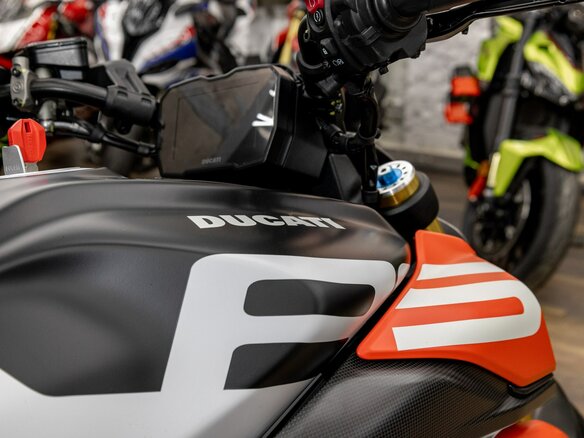 2026 Ducati Diavel V4, белый, 4290000 рублей - вид 8
