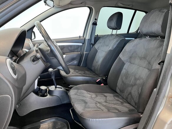 2010 Renault Sandero I, бежевый, 775000 рублей - вид 20