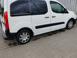 2010 Peugeot Partner II, белый, 480000 рублей, вид 1