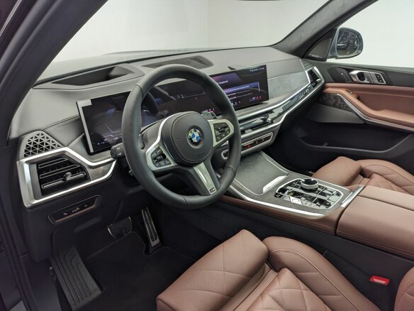 2025 BMW X7 40i I (G07) Рестайлинг, чёрный, 16150000 рублей - вид 10