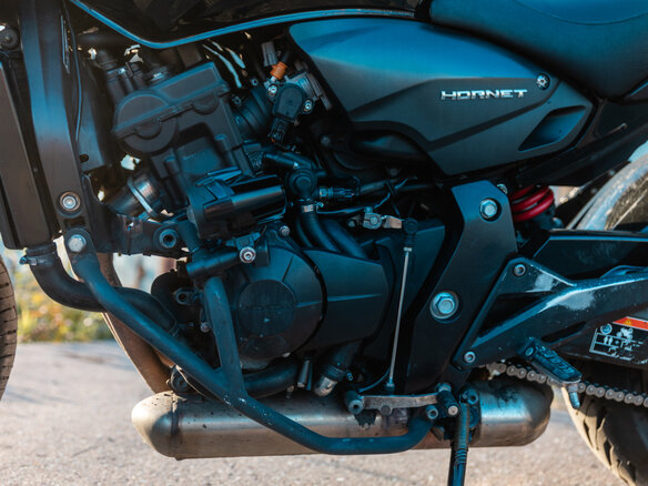 2010 Honda CB 600F Hornet, чёрный, 600000 рублей - вид 6