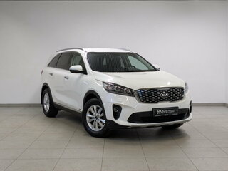 2018 Kia Sorento III Prime Рестайлинг, белый, 3200000 рублей, вид 3