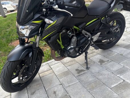 2019 Kawasaki Z 650, чёрный, 649000 рублей, вид 3