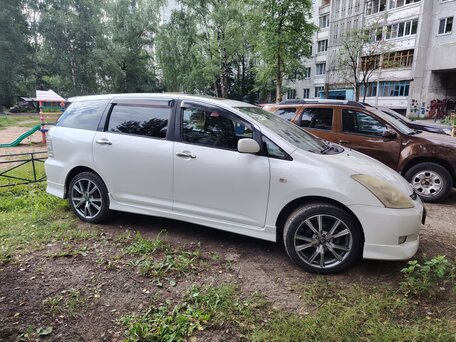 2007 Toyota Wish I Рестайлинг, белый, 750000 рублей, вид 4