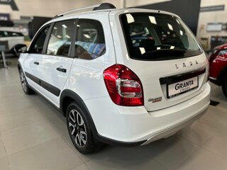 2026 Lada (ВАЗ) Granta Cross I Рестайлинг, белый, 1226000 рублей, вид 3