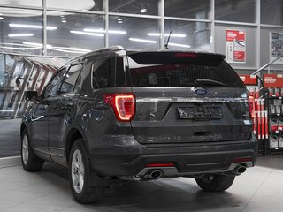 2018 Ford Explorer V Рестайлинг 2, серый, 2699000 рублей, вид 4