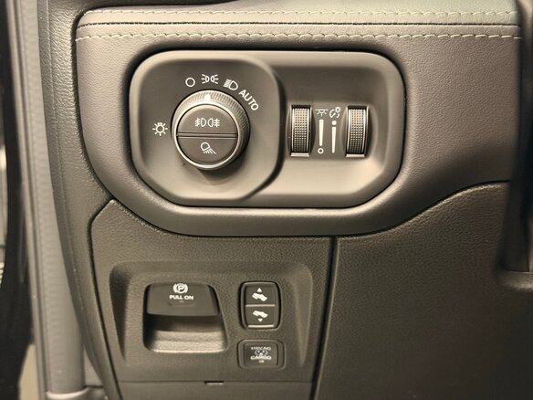 2026 Ram 1500 Crew Cab V Рестайлинг, чёрный, 9450000 рублей - вид 30