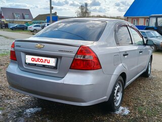 2010 Chevrolet Aveo I Рестайлинг, серебристый, 390000 рублей, вид 5