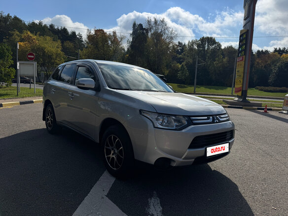 2013 Mitsubishi Outlander III, серебристый, 1249000 рублей - вид 2