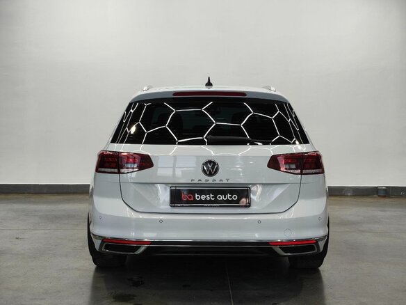 2023 Volkswagen Passat B8 Рестайлинг, белый, 2550000 рублей - вид 5