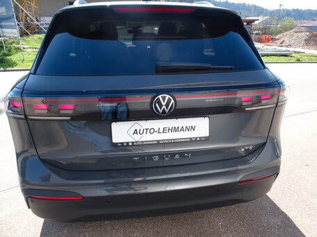 2026 Volkswagen Tiguan III, серый, 5325677 рублей, вид 4