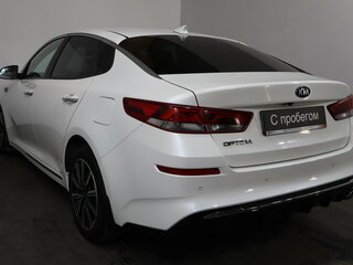 2019 Kia Optima IV Рестайлинг, белый, 1899000 рублей, вид 4