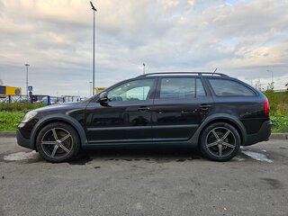 2011 Skoda Octavia Scout II (A5) Рестайлинг, чёрный, 1520000 рублей, вид 5
