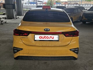 2021 Kia Cerato IV, жёлтый, 693000 рублей, вид 4