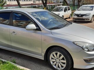2011 Hyundai i30 I Рестайлинг, серебристый, 600000 рублей, вид 1