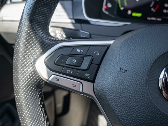 2020 Volkswagen Passat GTE B8 Рестайлинг, серый, 3099000 рублей - вид 17