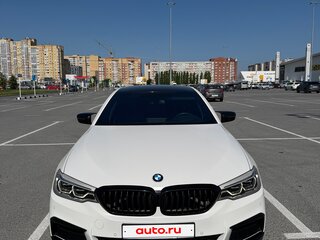 2019 BMW 5 серии 540i xDrive VII (G30/G31/G38), белый, 5200000 рублей, вид 4