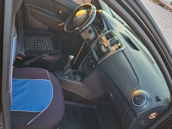 2014 Renault Logan II, чёрный, 566800 рублей - вид 3