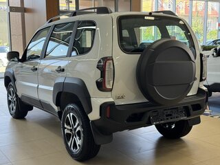 2026 Lada (ВАЗ) Niva Travel I Рестайлинг, белый, 1717000 рублей, вид 3